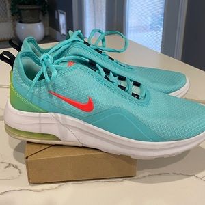 Nike Air woman’s shoes size US 9